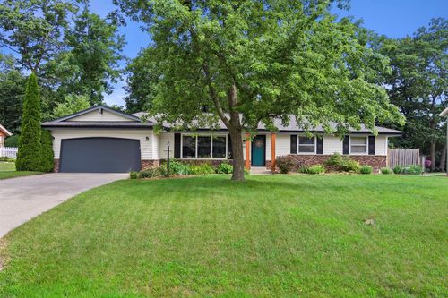 13810 W Crawford Dr, New Berlin, WI, 53151-5314 | Card Image