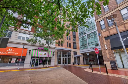 428-444 W Broad St, FALLS CHURCH, VA, 22046-3349 | Card Image