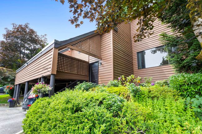 View of property exterior | Image 4