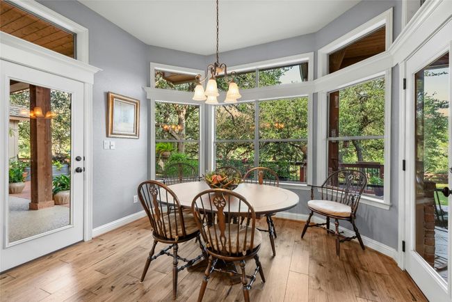 Bay Window Breakfast Area | Image 13