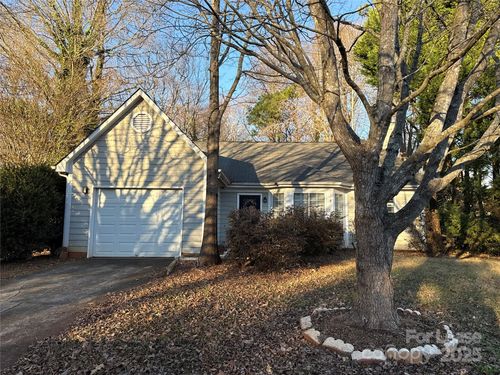 7426 Barn Stone Dr, Charlotte, NC, 28227-8713 | Card Image