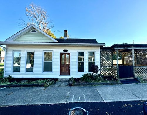 71 West St, New Vienna, OH, 45159-5052 | Card Image