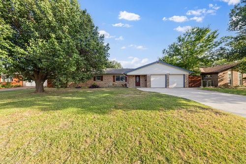 6736 Corona Dr, North Richland Hills, TX, 76180-7907 | Card Image