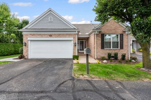 3001 Harbor Place Dr, Saint Clair Shores, MI, 48080-1583 | Card Image