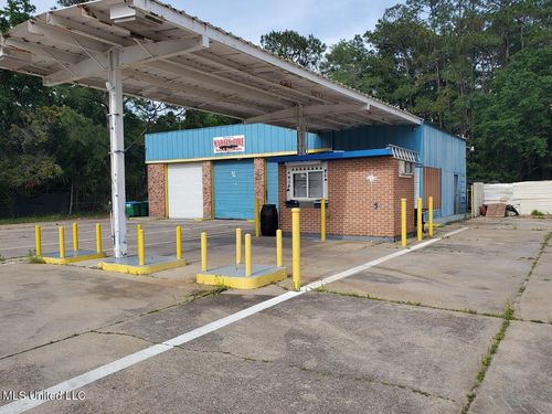 3000 Ladnier Rd, Gautier, MS, 39553-6625 | Card Image