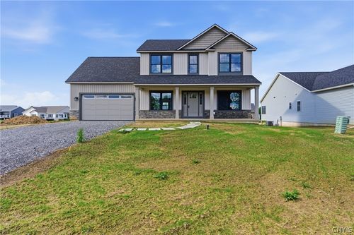 8030 Forest Ridge Ln, Lysander, NY, 13027-4111 | Card Image