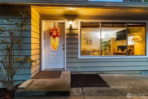 18619 Butternut Rd, Lynnwood, WA, 98037-4952 | Card Image