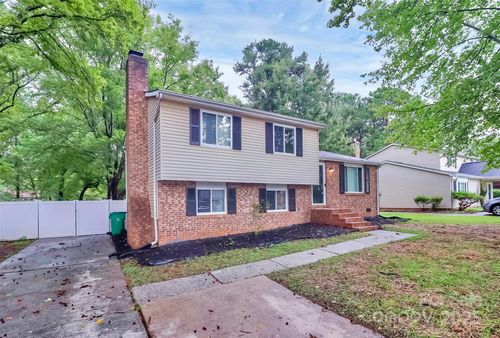 6230 Holly Knoll Dr, Charlotte, NC, 28227-2428 | Card Image
