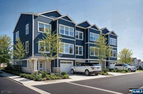 184 Canterbury Ave, North Arlington, NJ, 07031-4920 | Card Image