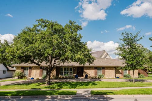 3257 Brookhaven Club Dr, Farmers Branch, TX, 75234-3711 | Card Image