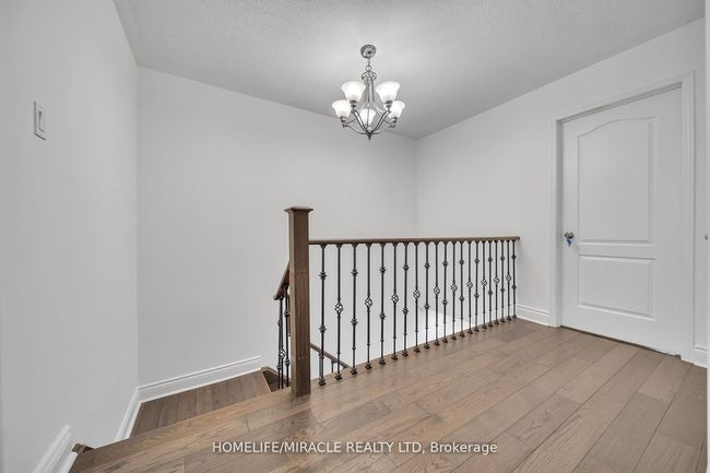93 Crystal Glen Cres, House attached with 4 bedrooms, 4 bathrooms and 2 parking in Brampton ON | Image 23
