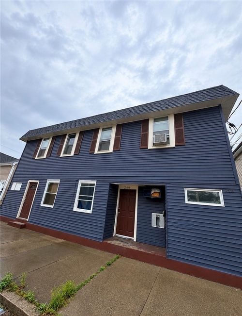 204 Dunnell Ave, Pawtucket, RI, 02860-4934 | Card Image