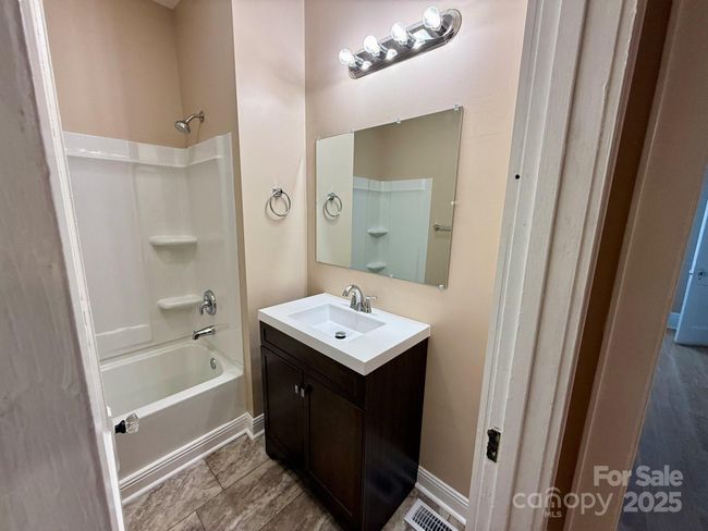 653 E Main St, House other with 3 bedrooms, 2 bathrooms and null parking in Spindale NC | Image 12