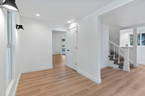 89 E Maple St, North Lewisburg, OH, 43060 | Card Image