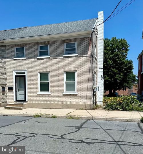 36 S Whiteoak St, KUTZTOWN, PA, 19530-1622 | Card Image