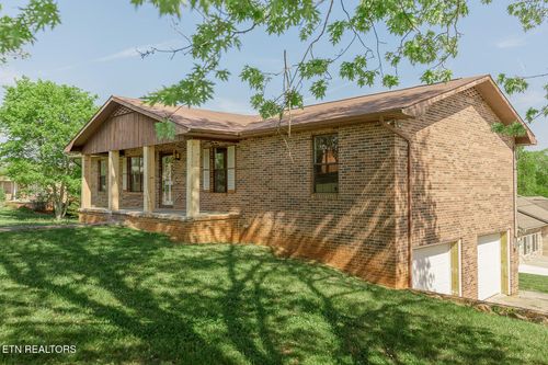 425 Third St, Seymour, TN, 37865-5725 | Card Image