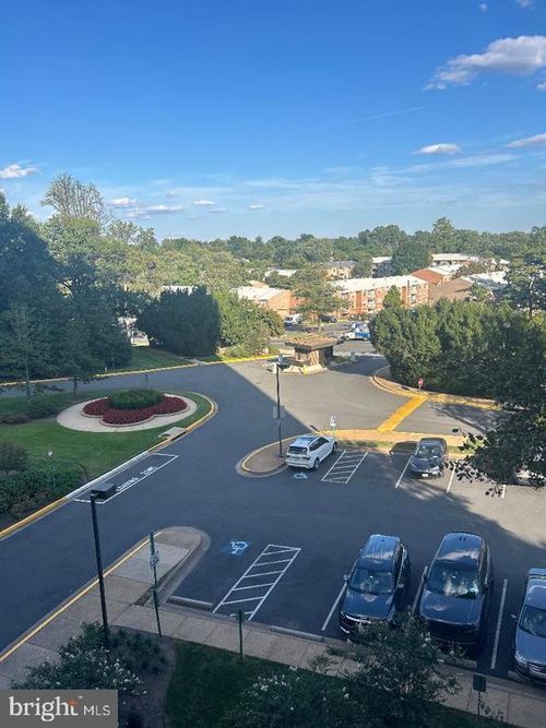 apt-412-1800 Old Meadow Rd, MCLEAN, VA, 22102-1811 | Card Image