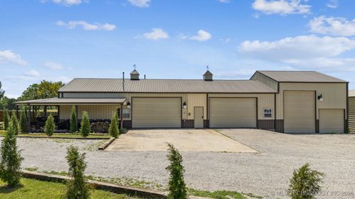 5800 S 260th East Ave, Broken Arrow, OK, 74014-3985 | Card Image