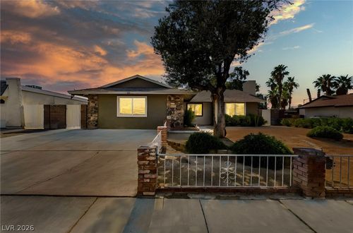 417 Meadow Valley Dr, Las Vegas, NV, 89107-4338 | Card Image