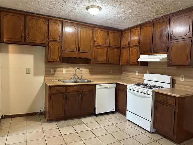 1253 Todiway Ct, House other with 3 bedrooms, 2 bathrooms and null parking in Jonesboro GA | Image 5