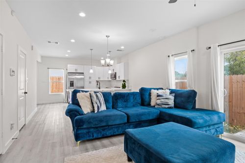 4009 King St, Houston, TX, 77026-1539 | Card Image
