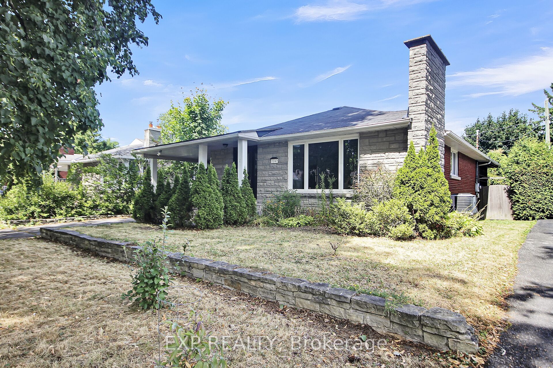 Residential Lease in Parkway Park - Queensway Terrace S and Area 2