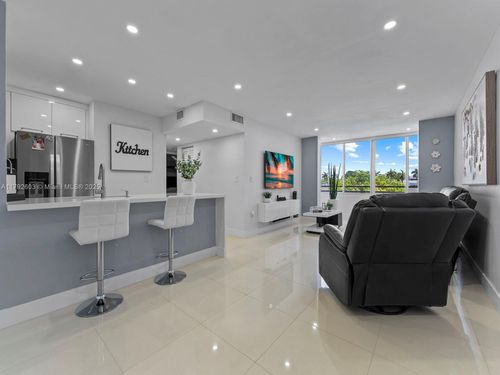 apt-304-11715 Sw 18th St, Miami, FL, 33175-1692 | Card Image