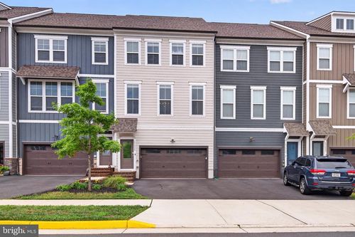 17926 Woods Overlook Dr, DUMFRIES, VA, 22026-3082 | Card Image