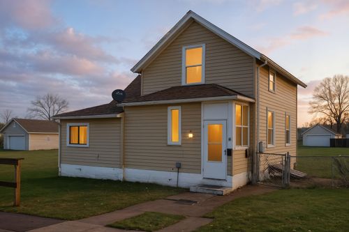 711 Park Pl, Sterling, IL, 61081-3743 | Card Image