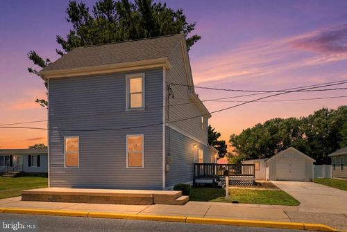 213 S West St, HARRINGTON, DE, 19952-1036 | Card Image