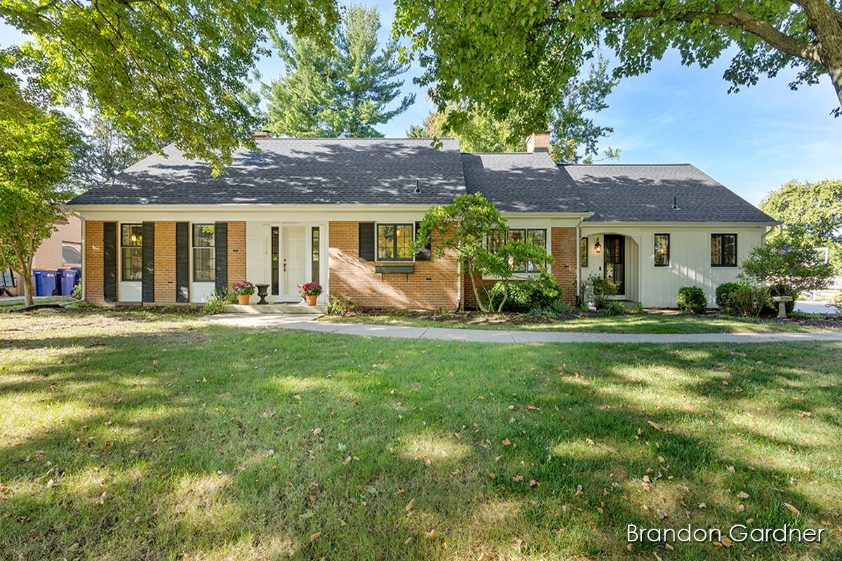 Ducoma Dr, Grand Rapids, MI 49504