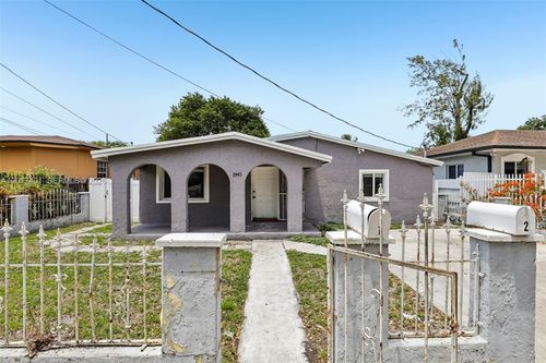 1945 Nw 86th St, Miami, FL, 33147-4207 | Card Image