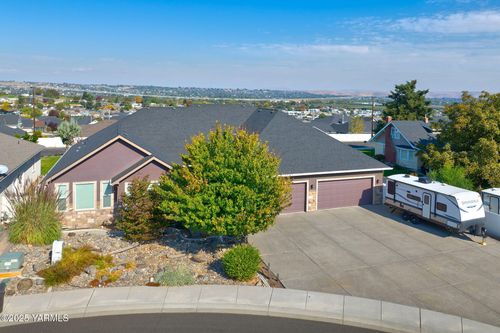7501 Crestfields Rd, Yakima, WA, 98903-2430 | Card Image