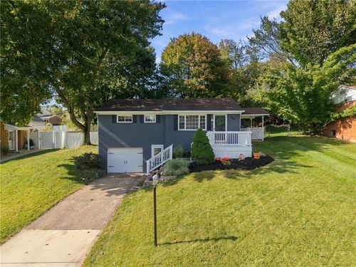 122 Sunrise Dr, Irwin, PA, 15642-9438 | Card Image