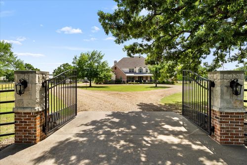 5900 Kings Creek Dr, Kaufman, TX, 75142-4261 | Card Image
