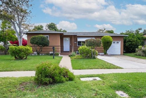 2105 S Rosewood Ave, Santa Ana, CA, 92707-3126 | Card Image