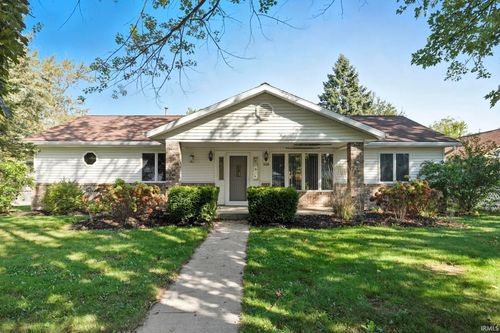 308 W Race St, Wolcottville, IN, 46795-9406 | Card Image