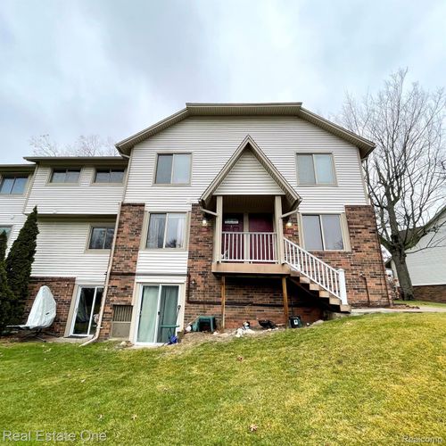 apt-142-7220 Bluewater Dr, Clarkston, MI, 48348-4223 | Card Image