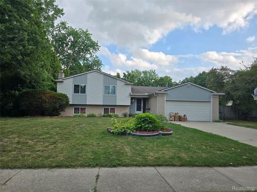 2310 Cumberland Dr, Troy, MI, 48085-3638 | Card Image