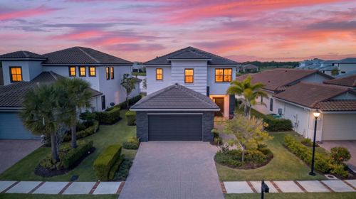 537 Se Fascino Cir, Port St Lucie, FL, 34984-6654 | Card Image