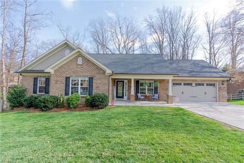 6729 Rollingwood Dr, Clemmons, NC, 27012-8494 | Card Image