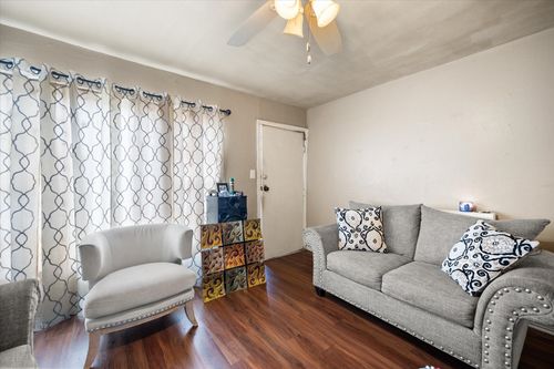 2705 Nw 34th St, Fort Worth, TX, 76106-5312 | Card Image