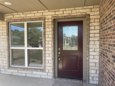 6112 Stone Canyon Trail, Home with 3 bedrooms, 2 bathrooms and 2 parking in San Angelo TX | Image 2