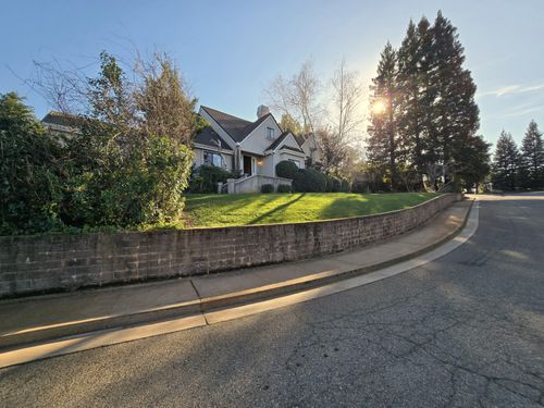 531 Aurora Pl, Redding, CA, 96001-0100 | Card Image