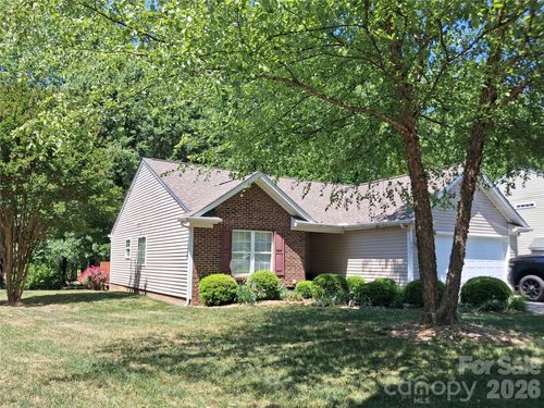 207 Woodlynn Dr, Charlotte, NC, 28214-1352 | Card Image