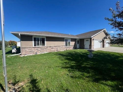902 9th St Sw, Perham, MN, 56573-1661 | Card Image