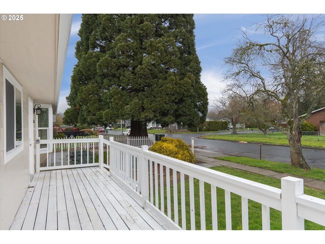 2225 48 Th Ave, House other with 3 bedrooms, 2 bathrooms and 4 parking in Longview WA | Image 4