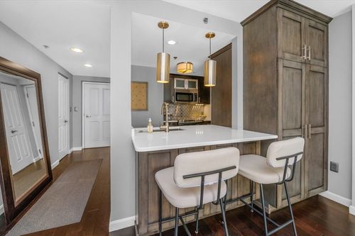 828-8-12 Museum Way, Cambridge, MA, 02141 | Card Image