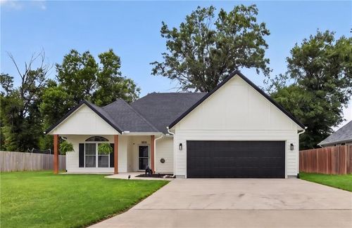 1205 Lakewood Dr, Pittsburg, KS, 66762-6727 | Card Image