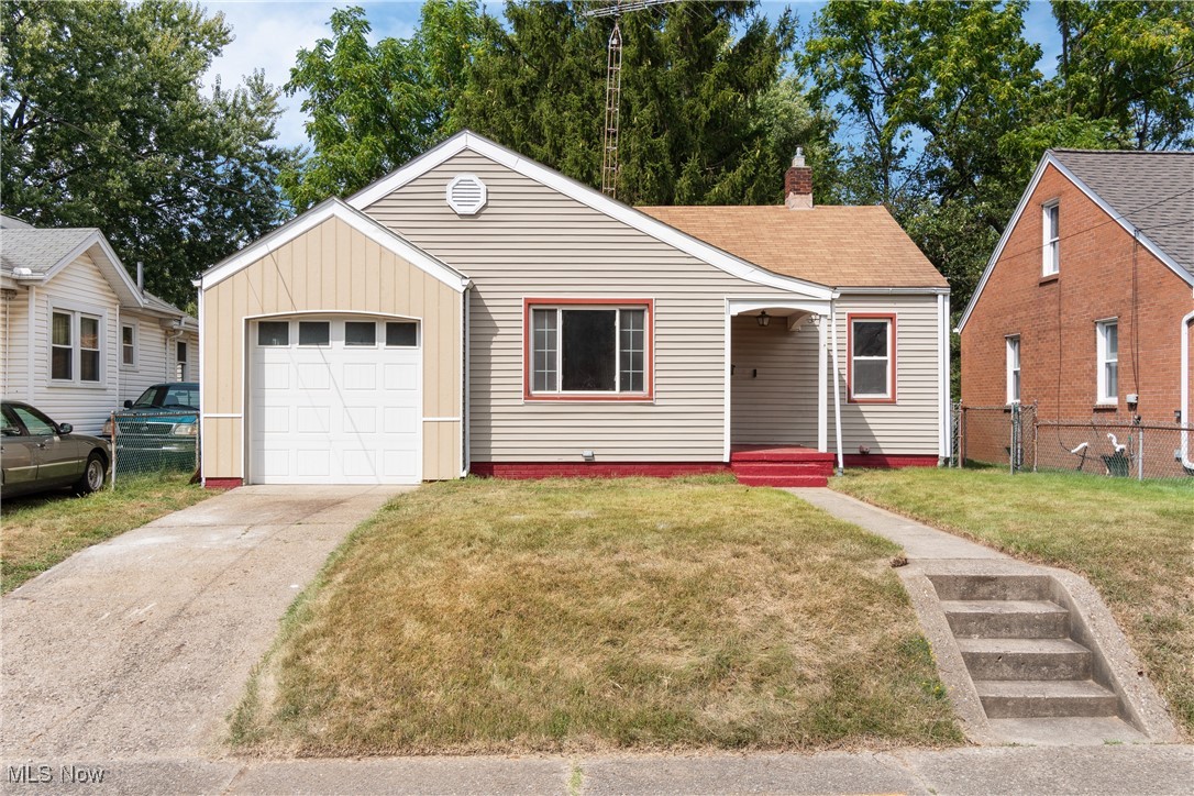 17th St, Canton, OH 44705